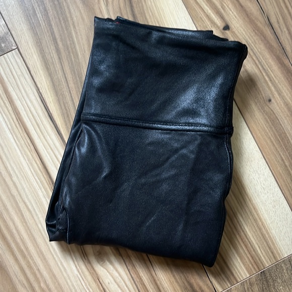 Spanx women’s size small - Picture 3 of 3